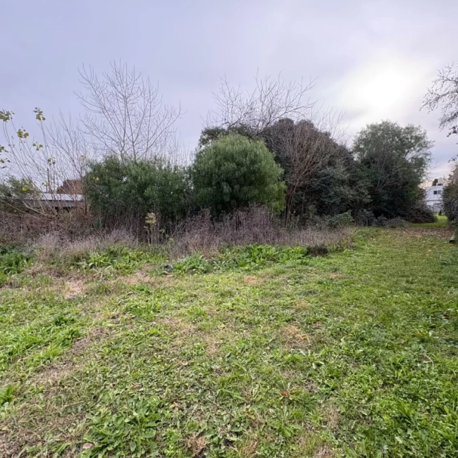 Terrenos en Barrio Las Nazarenas con doble frente VENTA