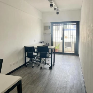 Oficina en alquiler con balcon San Nicolás