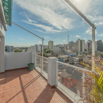Departamento 2 ambientes con balcón aterrazado en Villa Urquiza