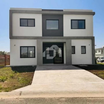 Casa  en Venta en Santa Elena, Pilar del Este, Pilar