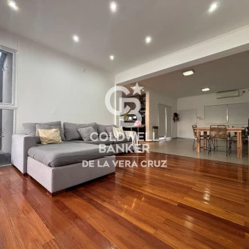 Casa tres dormitorios con pileta en Esperanza