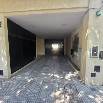 COCHERA DESCUBIERTA