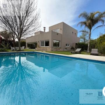 Casa en alquiler / venta - Ayres Plaza - Pilar
