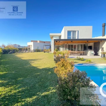 Casa en venta 3 dormitorios y playroom - c/ pileta en lote de 860 m² – Ayres Plaza