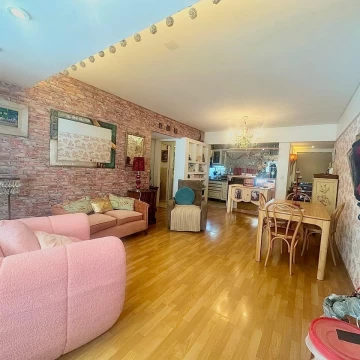1792438040.jpg