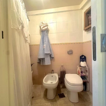 1792438049.jpg