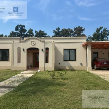Casa en  Venta 4 dormitorios   estudio  Club de Campo Casuarinas