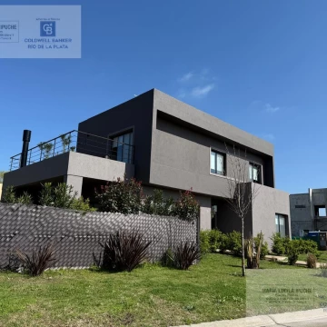 Casa en  Venta 3 dormitorios Barrio Santa Lucia Pilar del Este