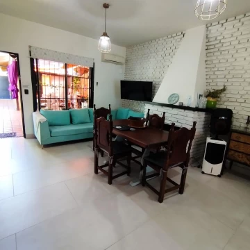 Venta Casa 3 Ambientes Piscina Quincho Cochera 3 Autos Benavidez Tigre Lote en esquina