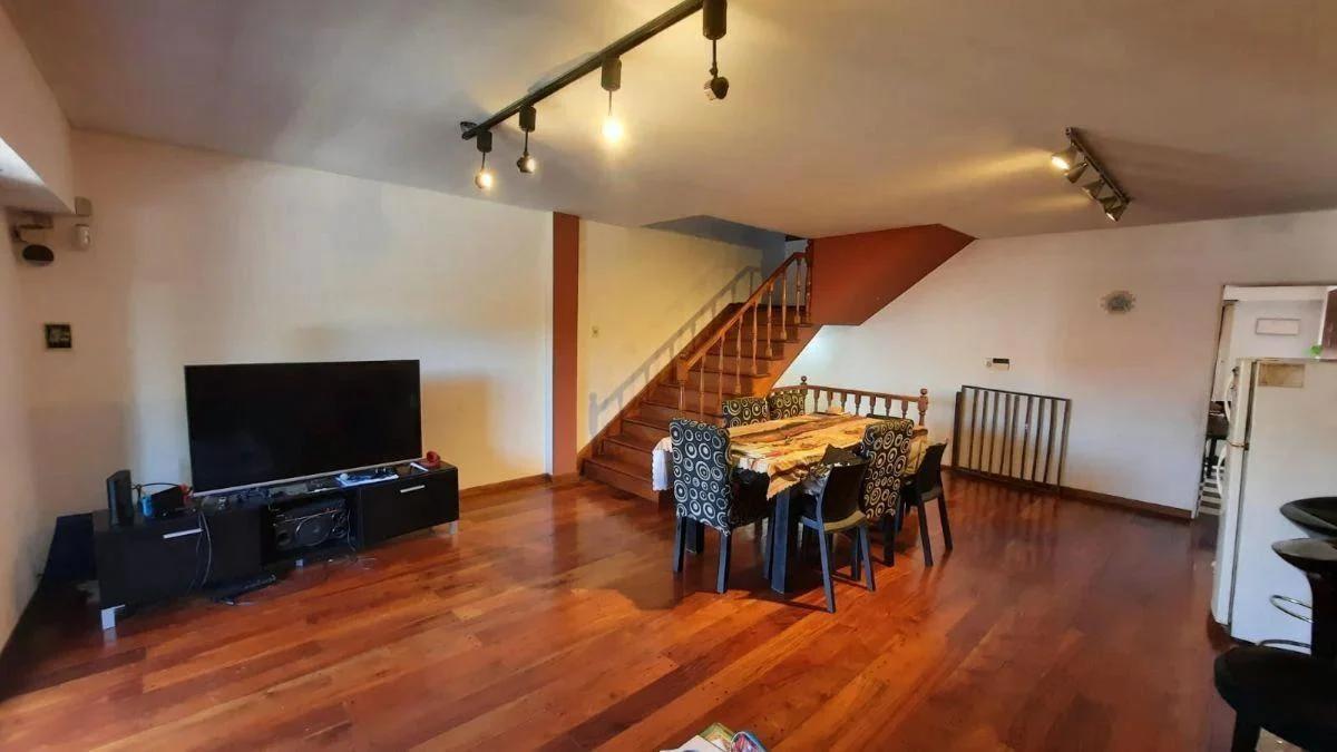 Casa de 4 dormitorios en Mataderos, foto 2