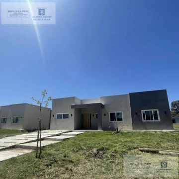 Casa en venta 3 dormitorios Casuarinas del Pilar