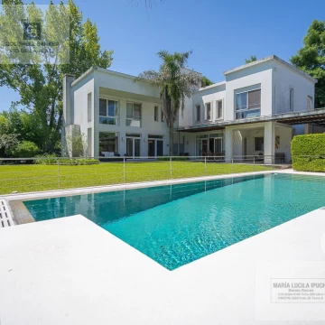 Casa en Venta -6 ambientes-Moderna -Mayling
