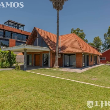 ALQUILER COMERCIAL. Importante frente, 57 mtrs, sobre Colectora Panamericana. Km 38,5. PILAR.