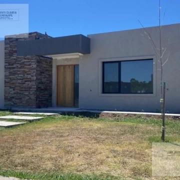 Casa en Venta 3 dormitorios + Escritorio Santa Lucia Pilar del Este