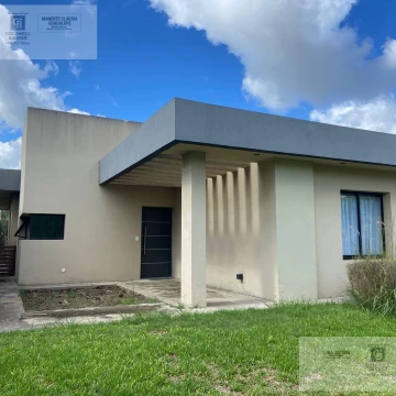 Casa en Venta 4 dorm Barrio San Alfonso Pilar del Este