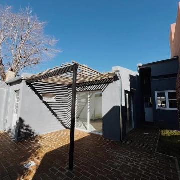Casa en San Antonio De Areco APTA CRÉDITO refaccionada a nueva