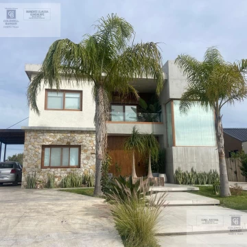 Casa en Venta 4 dorm San sebastian Area 7 a Laguna