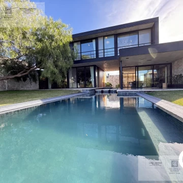 Casa en venta en Pilará- La Diligencia 7 ambientes