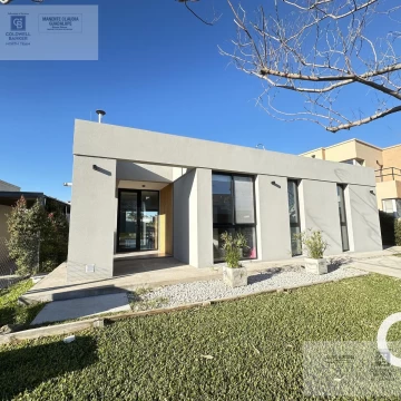 Casa en venta 2 dorm c/ Pileta - Santa Elena, Pilar del Este
