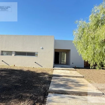 Casa en venta 3 dormitorios Barrio Santa Emilia Pilar del Este