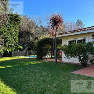 Casa en venta de 2 dorm + escritorio en Pilar Village