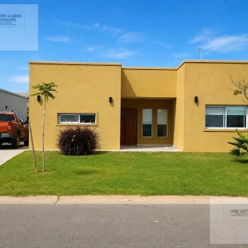Casa en venta 3 dorm + Play o SUM San Ramon Pilar del Este