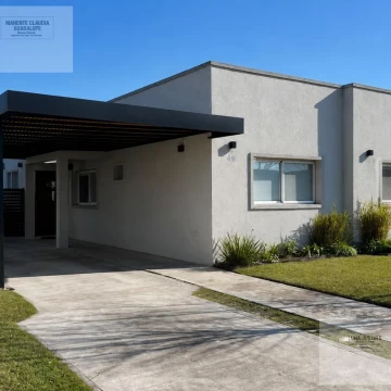 Casa en venta de 3 dorm en San Ramón