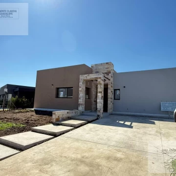 Casa en venta  3 dorm  Santa Elisa Pilar del Este