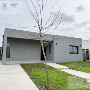 Casa en  Venta 3 dorm   Escritorio Barrio Santa Lucia Pilar del Este
