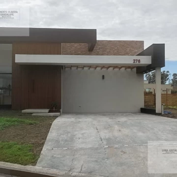 Casa en venta de 3  dorm en Santa Elisa