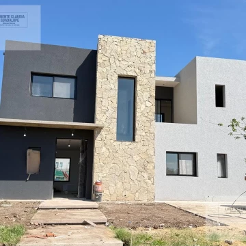 Casa en venta 3 dorm   Estudio o 4* dorm en Santa Elisa Pilar del Este