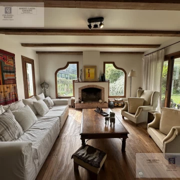 Casa en venta -5 ambientes-Mayling CC
