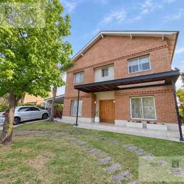 Casa en venta de 4 dormitorios en Haras del Pilar La Caballeriza