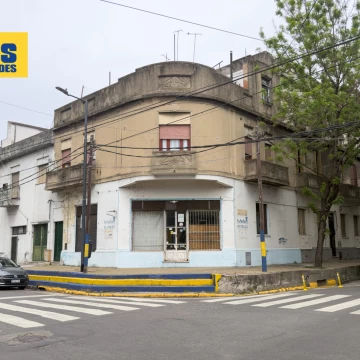 Venta en Block barrio de La Boca. 10 Phs mas local en esquina.  Ideal inversion, zona de crecimiento.