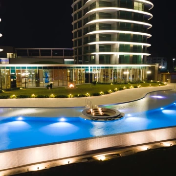 FENDI CHATEU RESIDENSES, EXCLUSIVO DEPARTAMENTO CON VISTA AL MAR, PLAYA MANSA, PUNTA DEL ESTE.