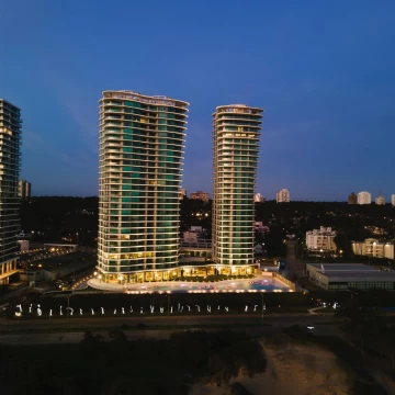 FENDI CHATEU RESIDENSES, EXCLUSIVO DEPARTAMENTO CON VISTA AL MAR, PLAYA MANSA, PUNTA DEL ESTE.