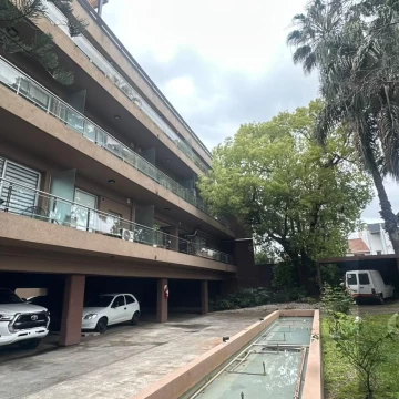 Semi piso de categoria en Villa Sarmiento 