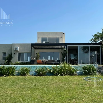 Casa a la laguna con muelle propio, pileta y quincho | San Sebastián, Área 10