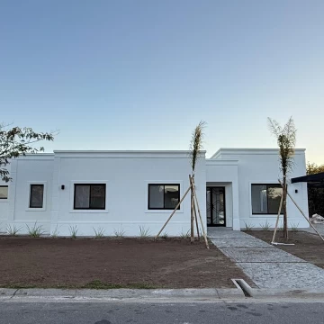 Casa a la Laguna BARRIO SAN MATIAS Area 1
