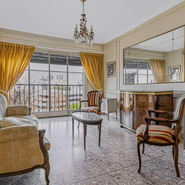 Venta 4 Ambientes Frente Recoleta Con Dependencia Doble Circulación