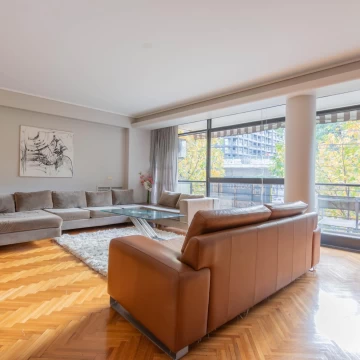 VENTA  BELGRANO DPTO 4 AMB BALCON Y COCHERA