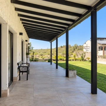 Casa Challao Nuevas Quintas, 4 dormitorios, 3 baños, pileta , acepta permuta, Finanaciación