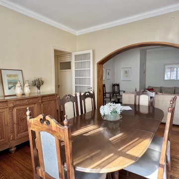 Casa en Quinta Sección, a metros de Emilio Civit | Terraza, cochera y unidad independiente