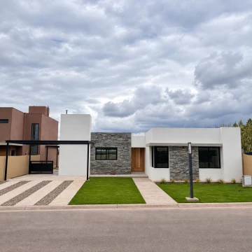 Casa en venta en Barrio Privado en Maipu