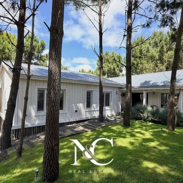 Casa en venta en Costa Esmeralda a metros del mar