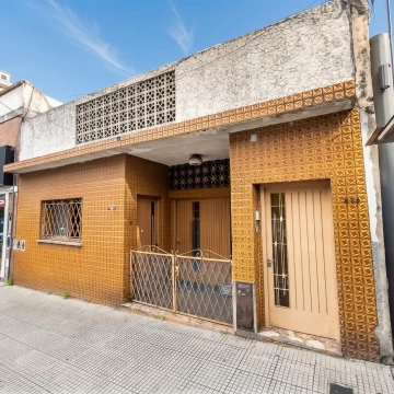 PH en venta en Directorio al 2700 | Apto crédito, terraza propia por escritura, patio y garage