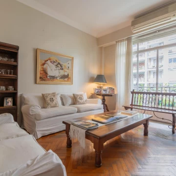 OPORTUNIDAD! Luminoso 4 amb con dependencia y balcon! 