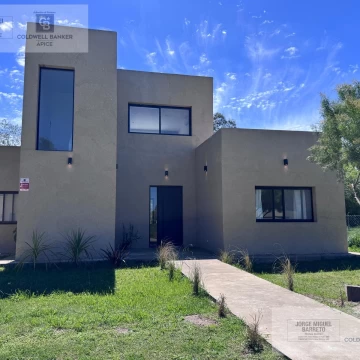 CASA 4 AMBIENTES EN EL BARRIO EL ENSUEÑO