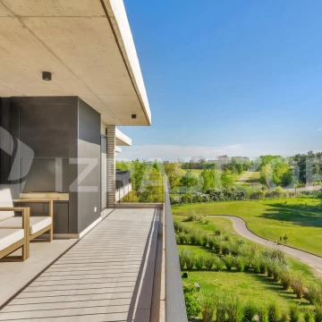 Departamento de categoría de 4 ambientes con vista al golf en Residence, Pilara