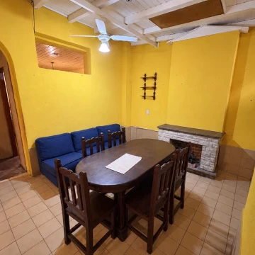 VENTA PH 3 AMBIENTES A REFACCIONAR EN FLORES, SIN EXPENSAS Y FINANCIACIÓN PRIVADA